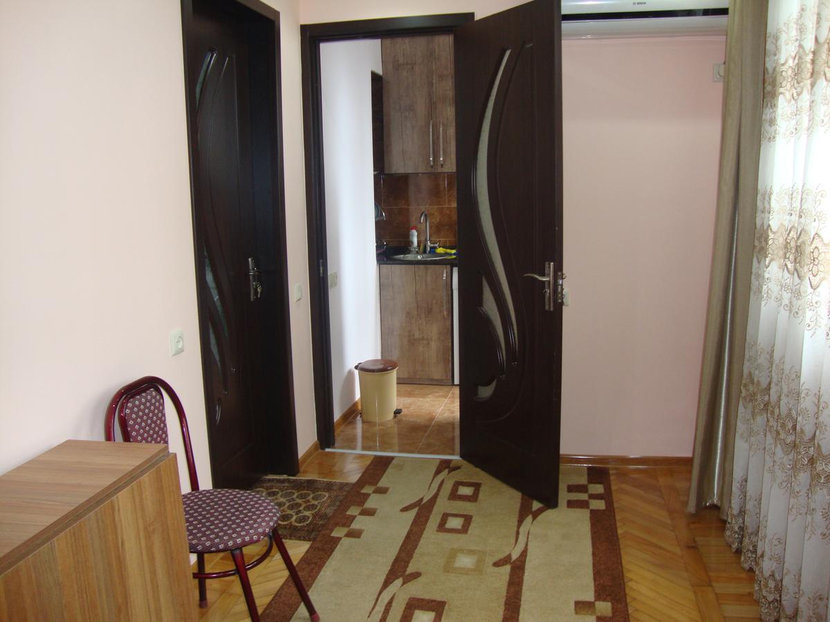 Apartamento Madona'S House Batumi Exterior foto
