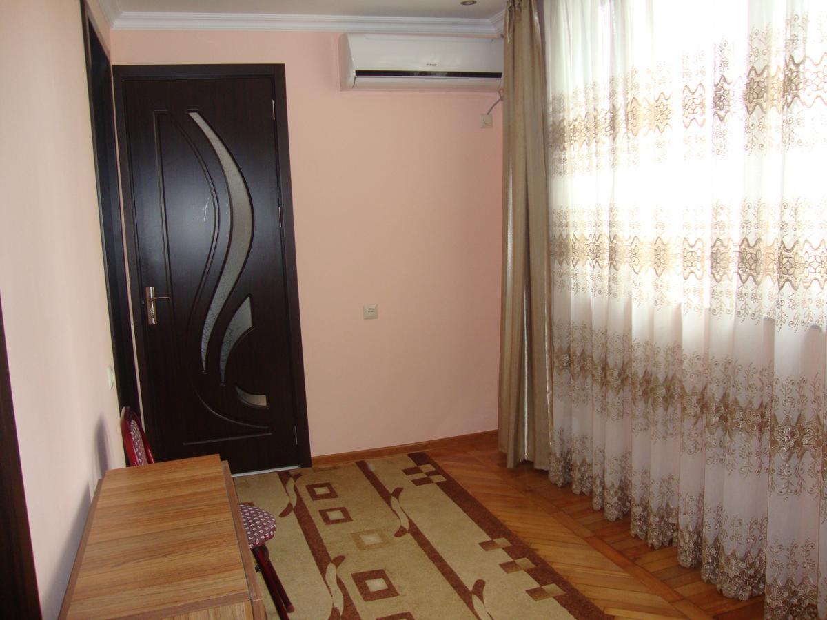 Apartamento Madona'S House Batumi Exterior foto